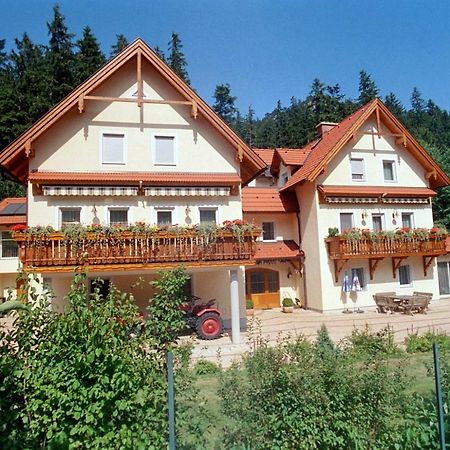 Haus Lenz Ferienwohnungen - Fam Ostermann 푸크베르크암슈니베르크 외부 사진